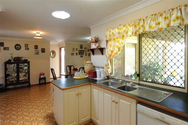 47 Dalzell Crescent, DARLING HEIGHTS QLD 4350, Darling Heights - Thumbnail 4