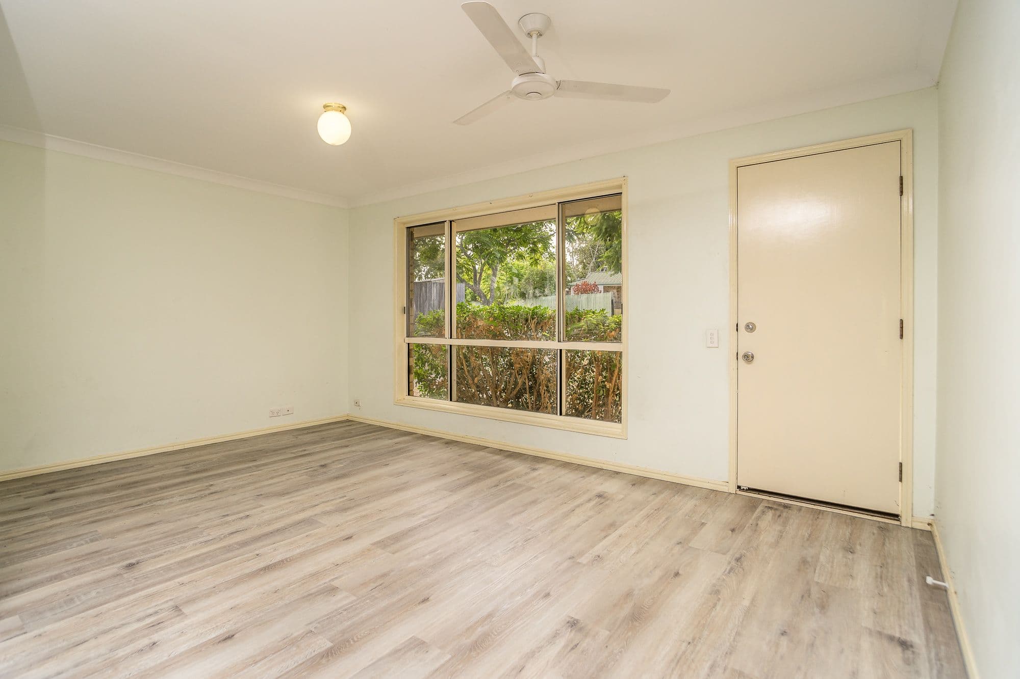13 Hillview Drive, Hillcrest QLD 4118, Hillcrest - Thumbnail 3