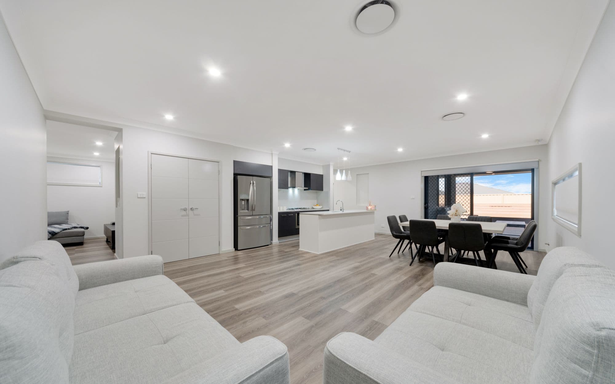 131 Hampshire Boulevard, Spring Farm NSW 2570, Spring Farm - Thumbnail 4