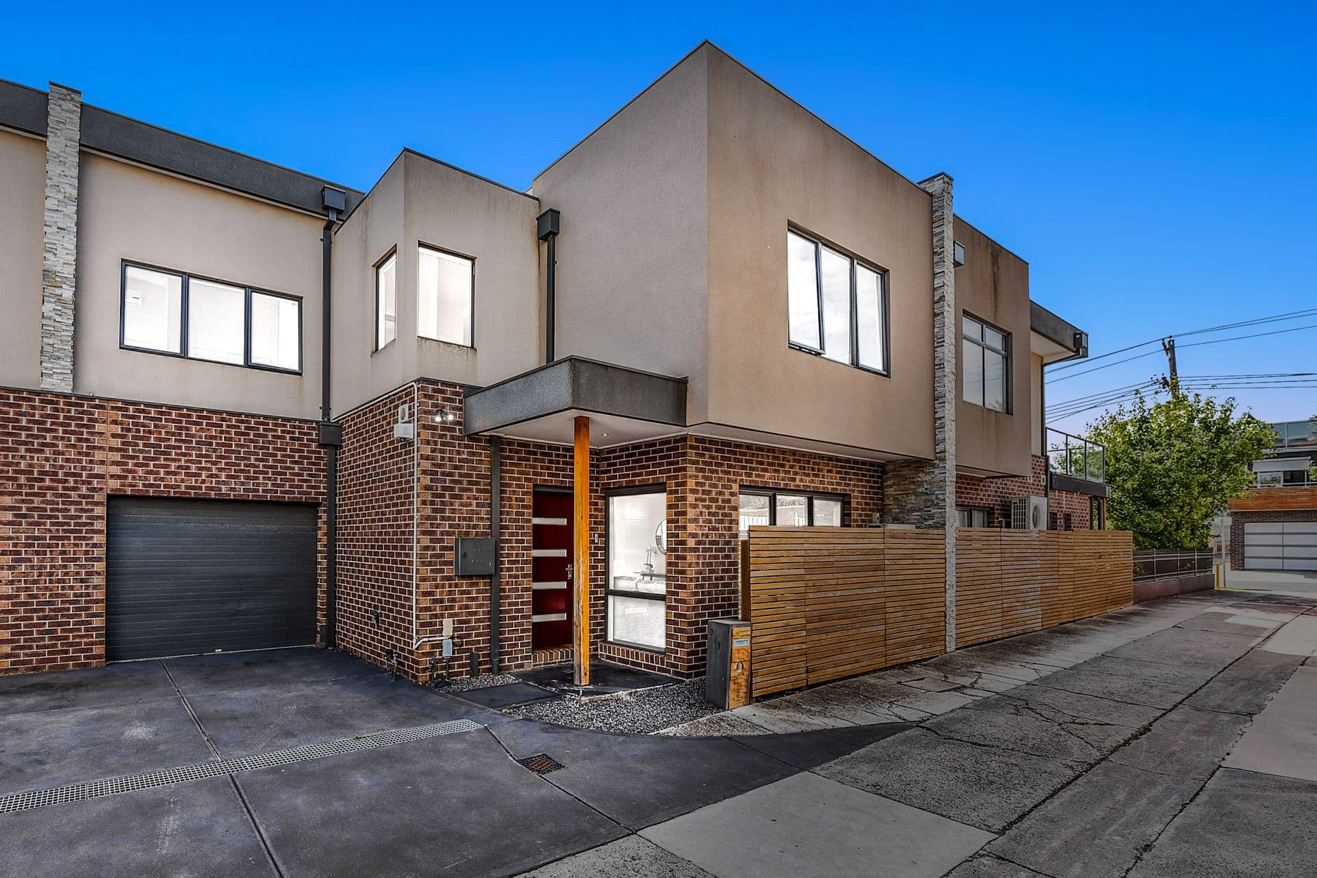 1 Prince Edward Avenue, McKinnon VIC 3204, McKinnon - Thumbnail 2