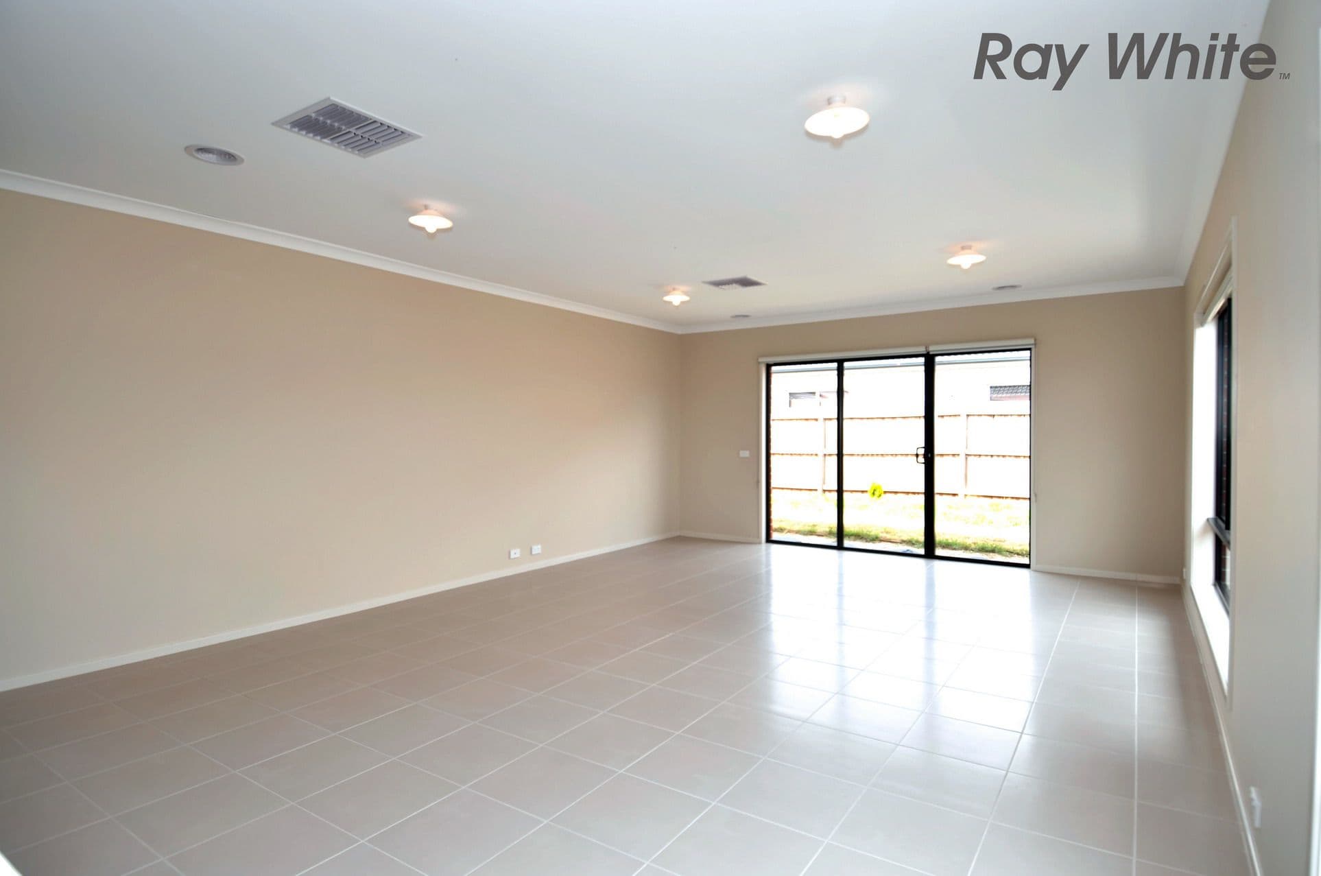 14 Canegrass Drive, POINT COOK VIC 3030, Point Cook - Thumbnail 7
