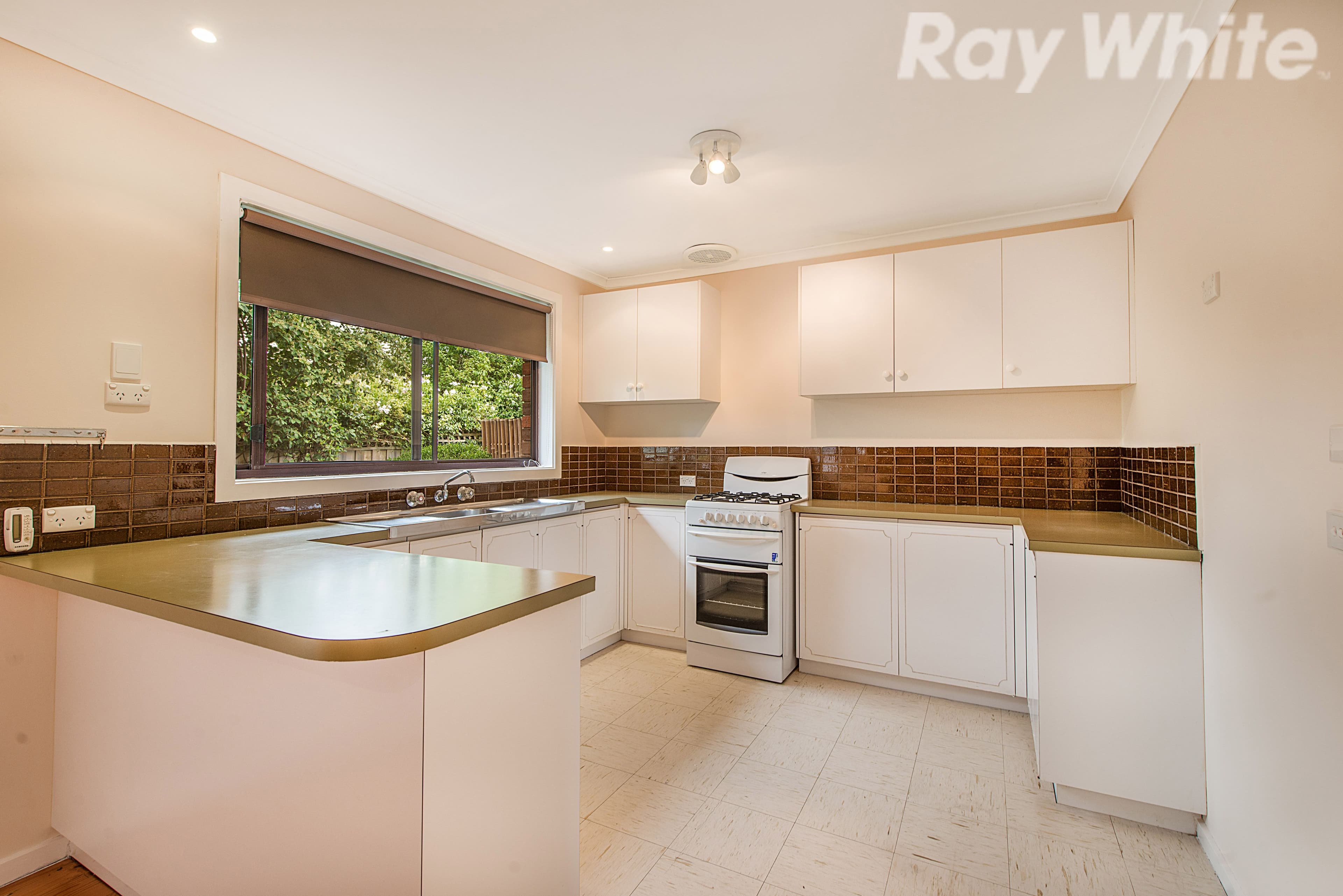 31 Central Avenue, Boronia VIC 3155, Boronia - Thumbnail 2