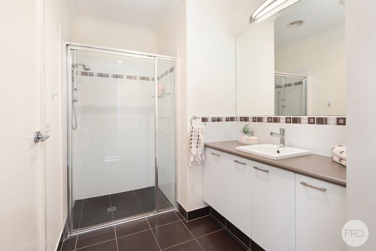 24 Zoe Drive, MOUNT HELEN VIC 3350, Mount Helen - Thumbnail 4