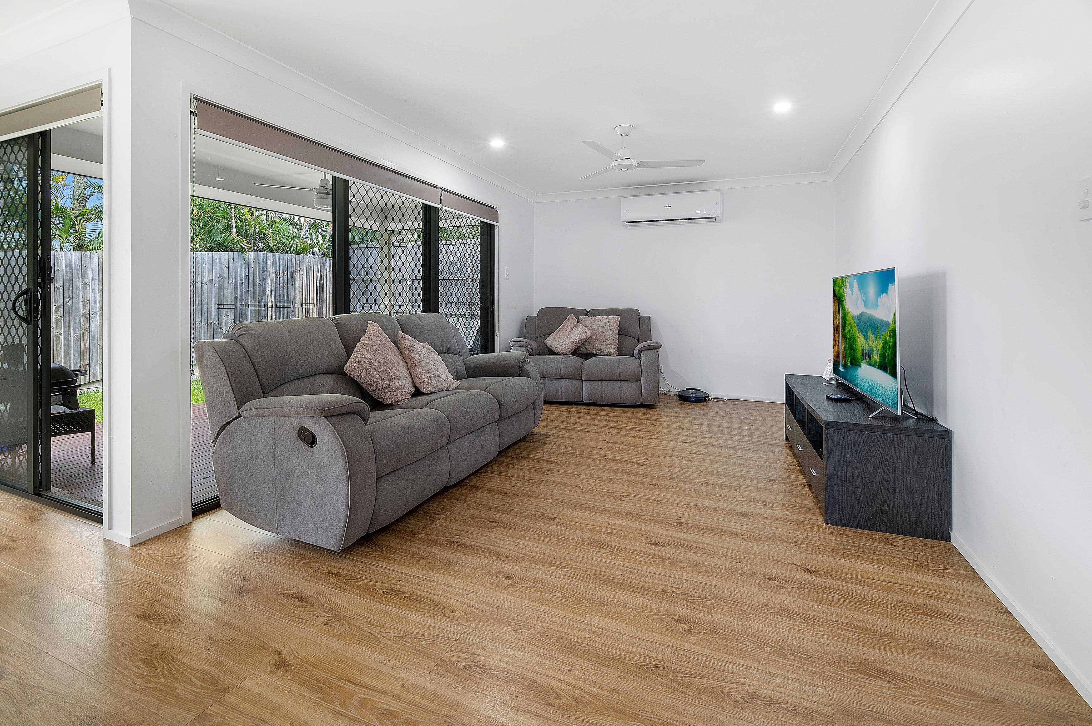 4 Poppy Street, Upper Coomera QLD 4209, Upper Coomera - Thumbnail 4