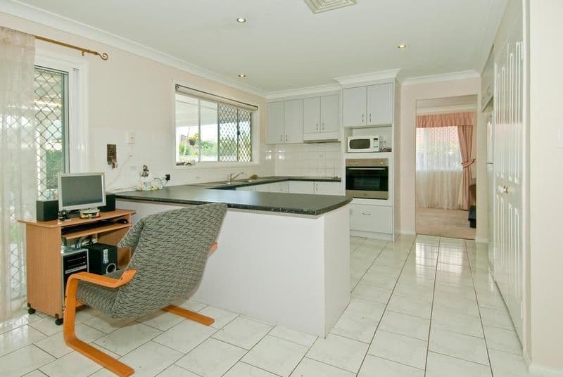 17 Solandra Crescent, CALAMVALE QLD 4116, Calamvale - Thumbnail 3