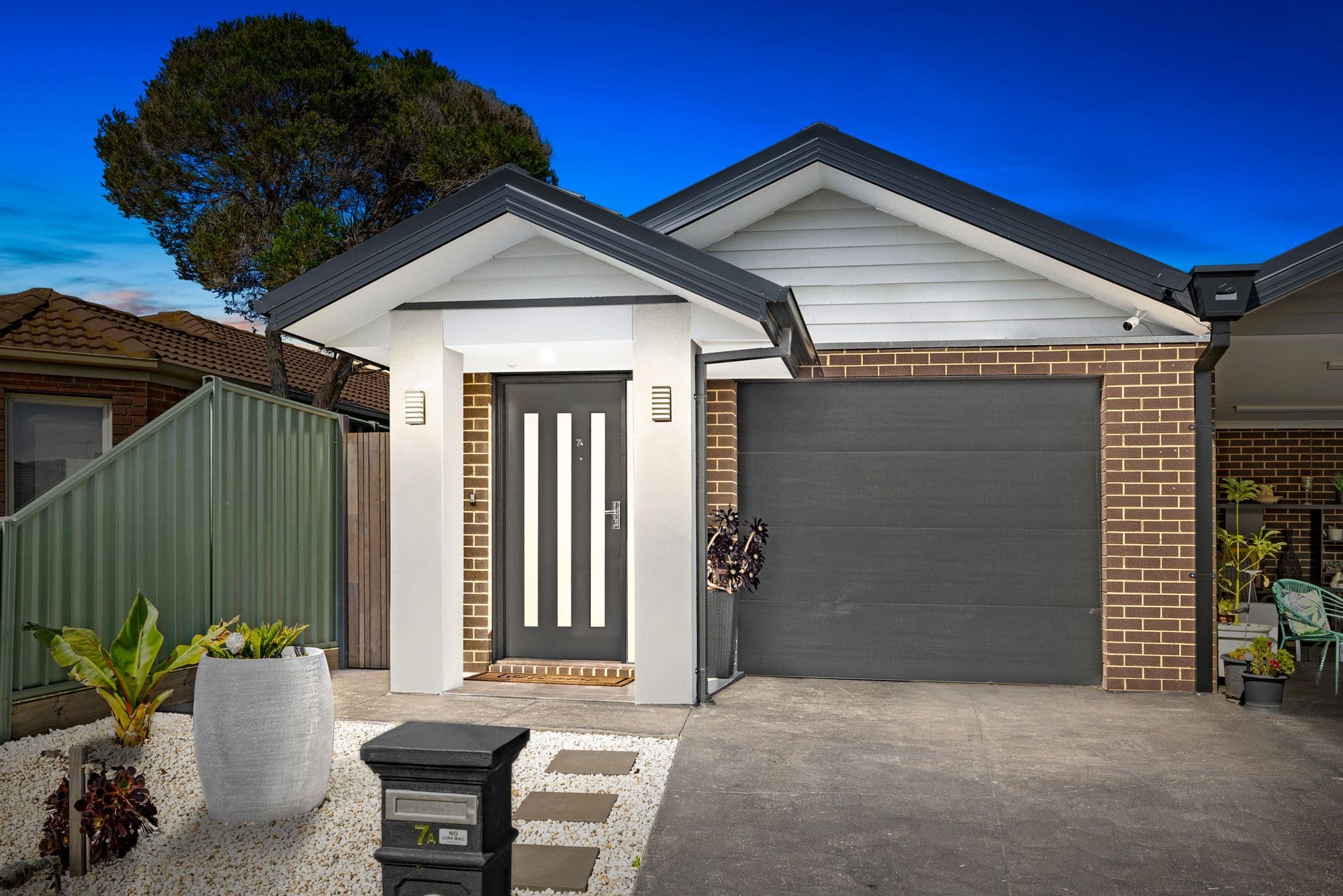5 Burns Lane, Silkstone QLD 4304, Silkstone - Image 1