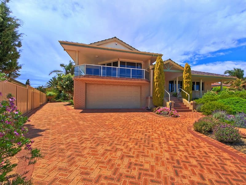 8 Albatross Close, HALLS HEAD WA 6210, Halls Head - Thumbnail 2