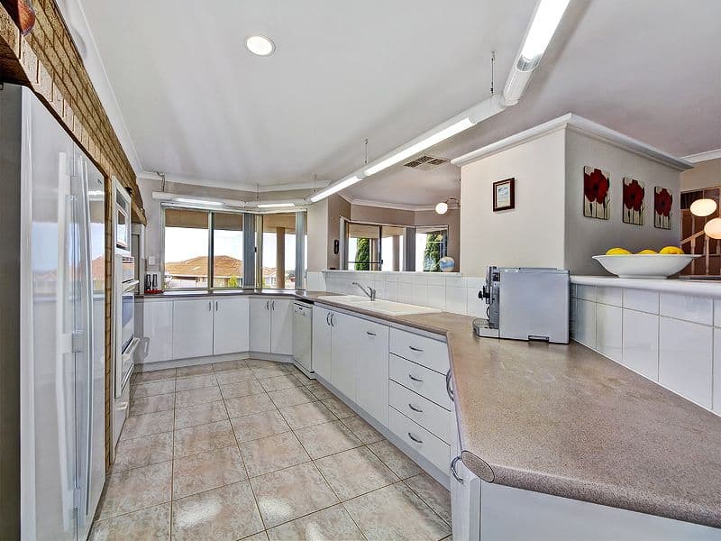 8 Albatross Close, HALLS HEAD WA 6210, Halls Head - Thumbnail 6