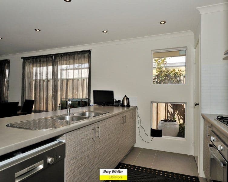 133 Elmridge Parkway, ELLENBROOK WA 6069, Ellenbrook - Thumbnail 3