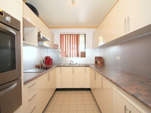 52 Simmat Avenue, CONDELL PARK NSW 2200, Condell Park - Thumbnail 3