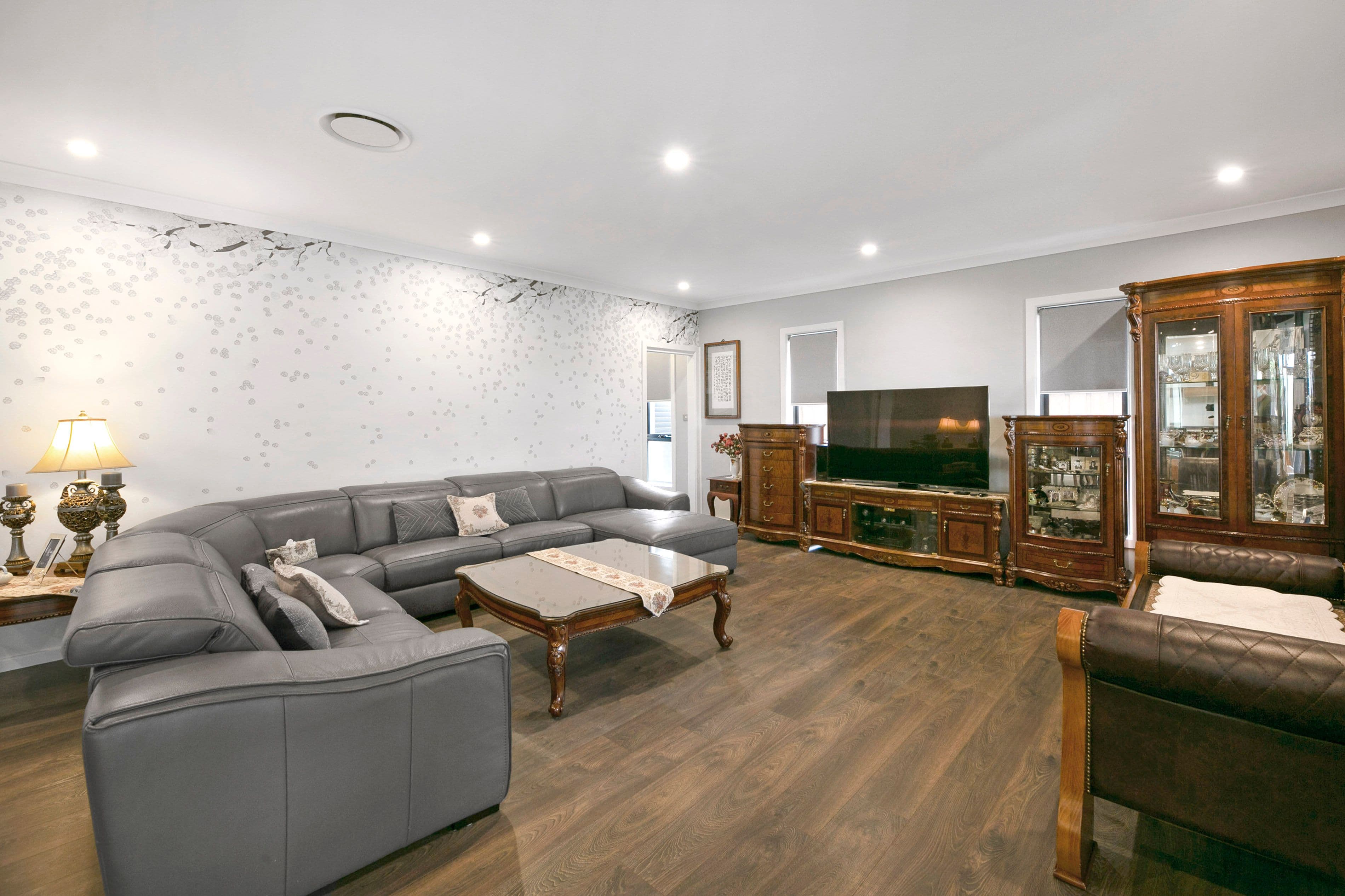 6 Purvis Avenue, Potts Hill NSW 2143, Potts Hill - Thumbnail 2