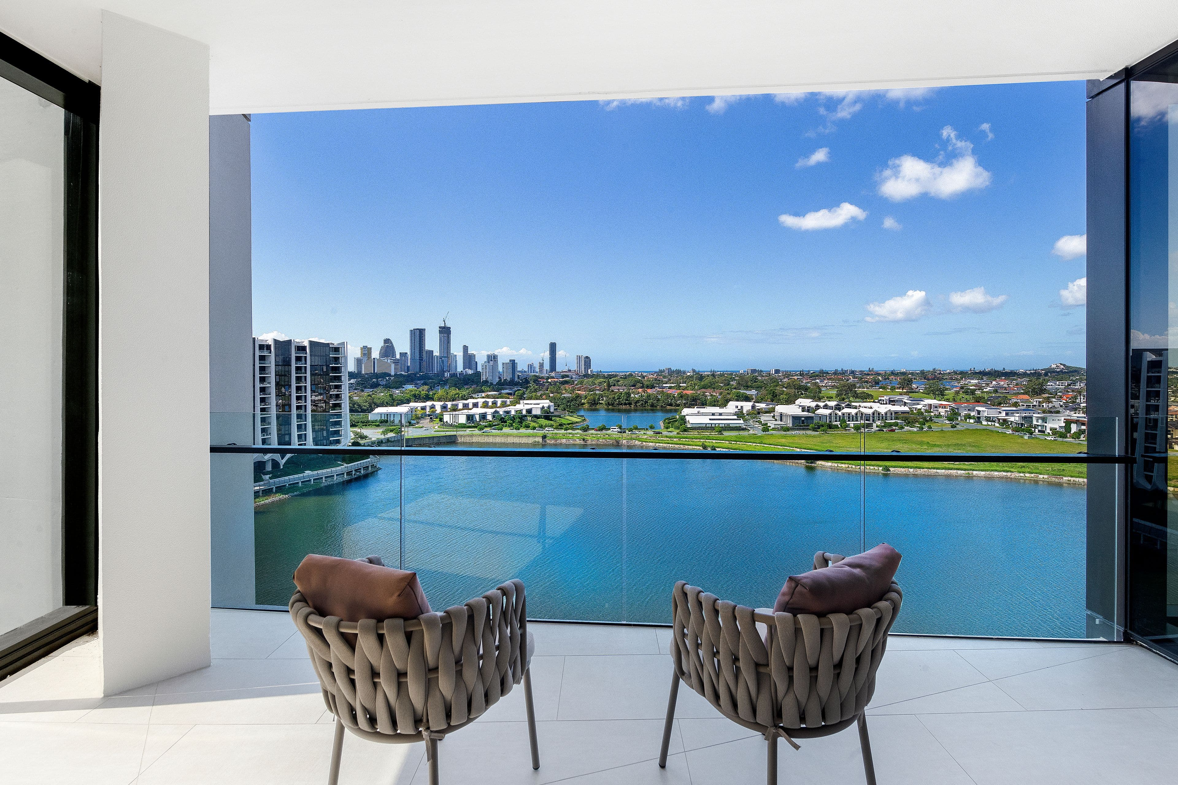 24 The Lanes Boulevard, Mermaid Waters QLD 4218, Mermaid Waters - Thumbnail 2