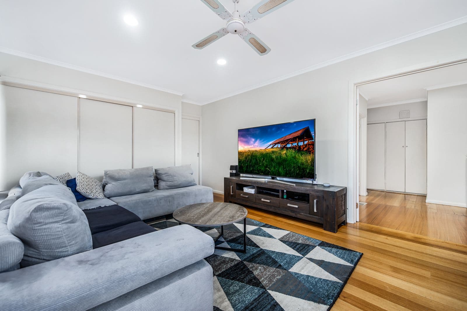 39 Mount Street, Glen Waverley VIC 3150, Glen Waverley - Thumbnail 3
