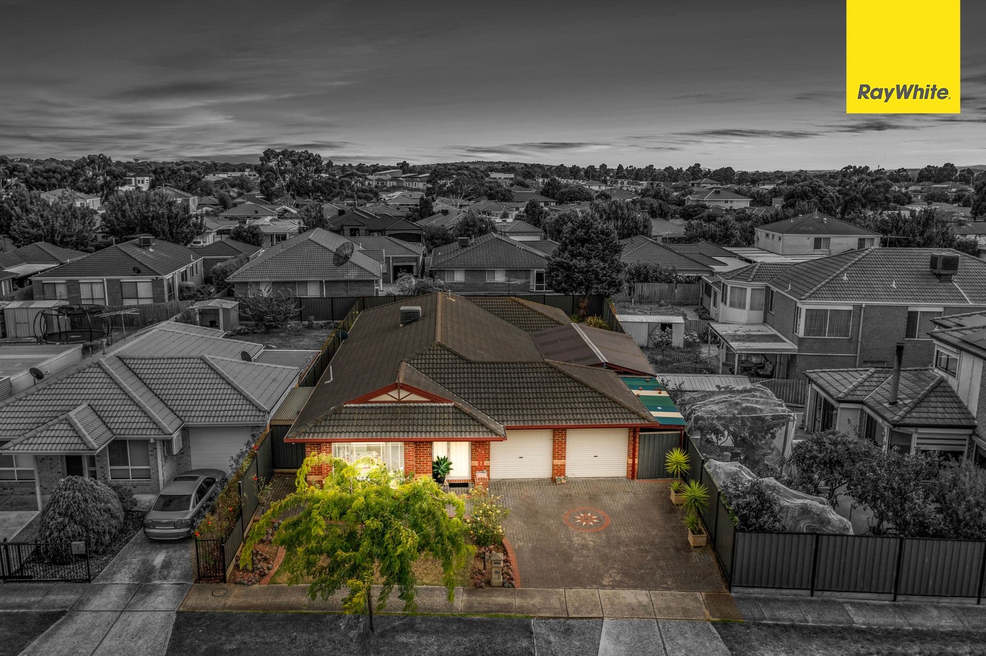 65 McKenzie Crescent, Roxburgh Park VIC 3064, Roxburgh Park - Thumbnail 2