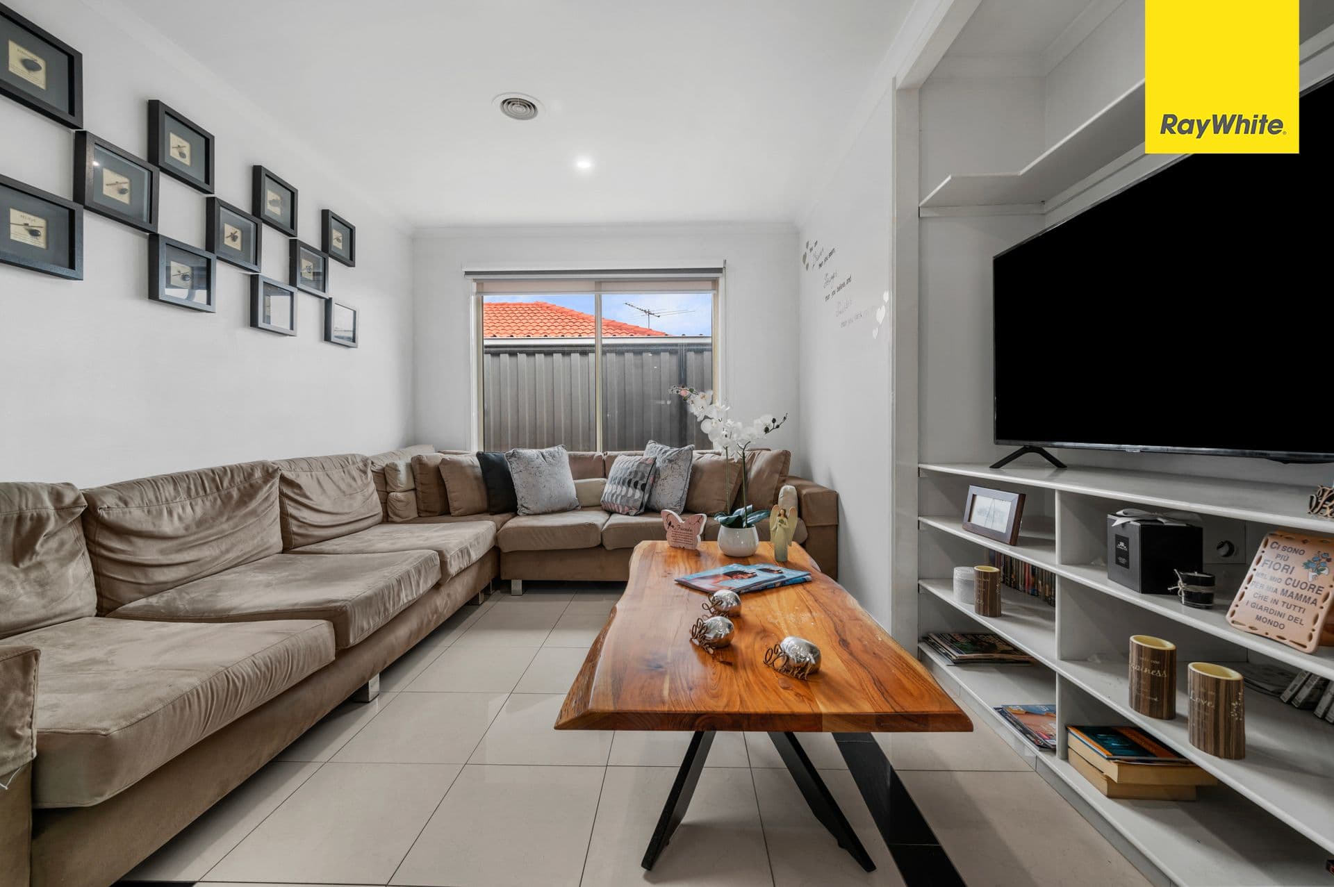 65 McKenzie Crescent, Roxburgh Park VIC 3064, Roxburgh Park - Thumbnail 3