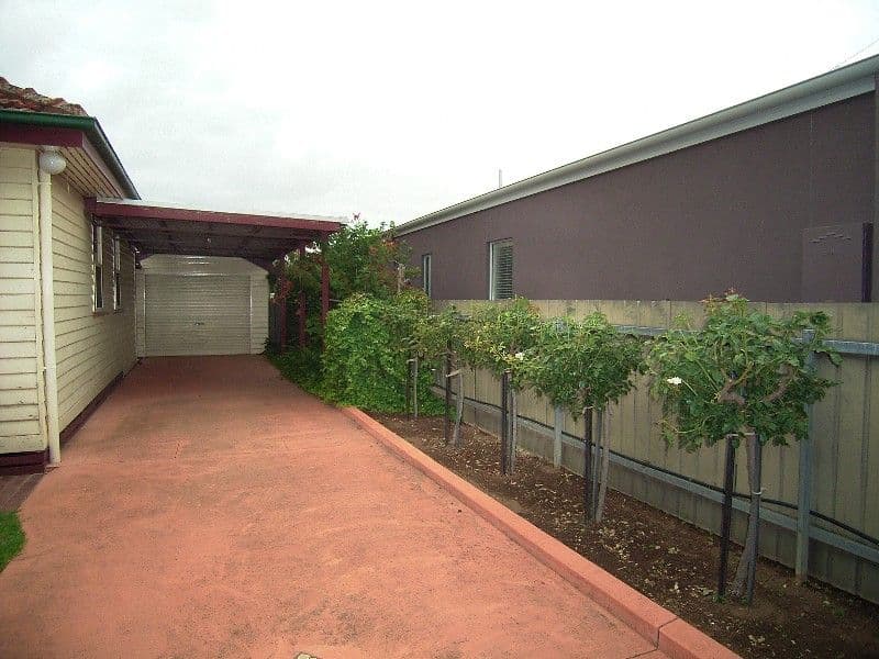 27 Dunrobin Street, SHEPPARTON VIC 3630, Shepparton - Thumbnail 2