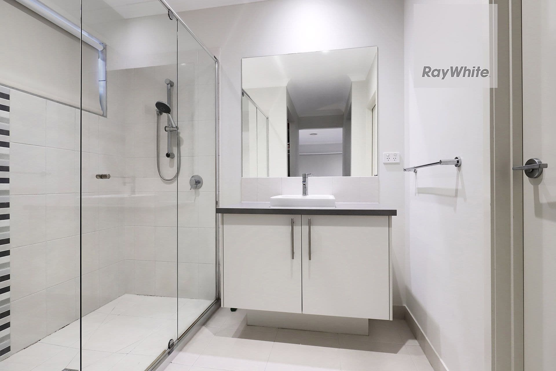 2 Russell Street, Cranbourne - Thumbnail 5