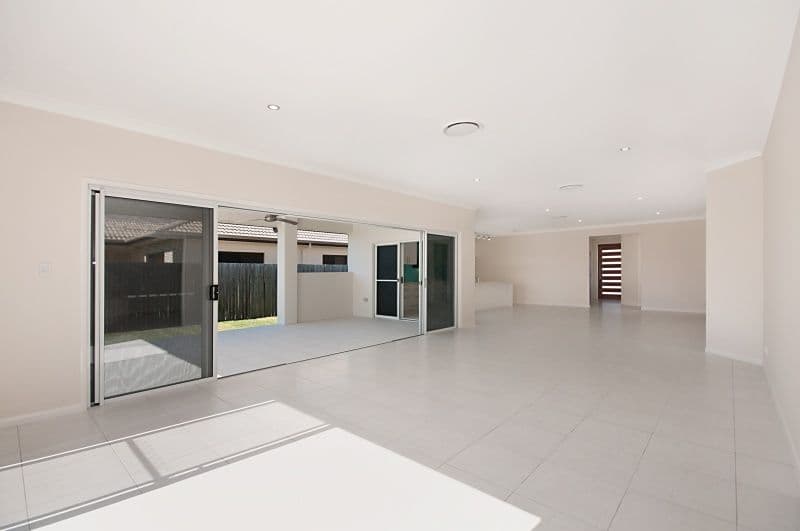 6 Seaeagle Place, BANKSIA BEACH QLD 4507, Banksia Beach - Thumbnail 6