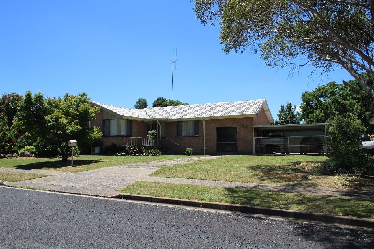 14 Somers Place, Blayney - Image 1