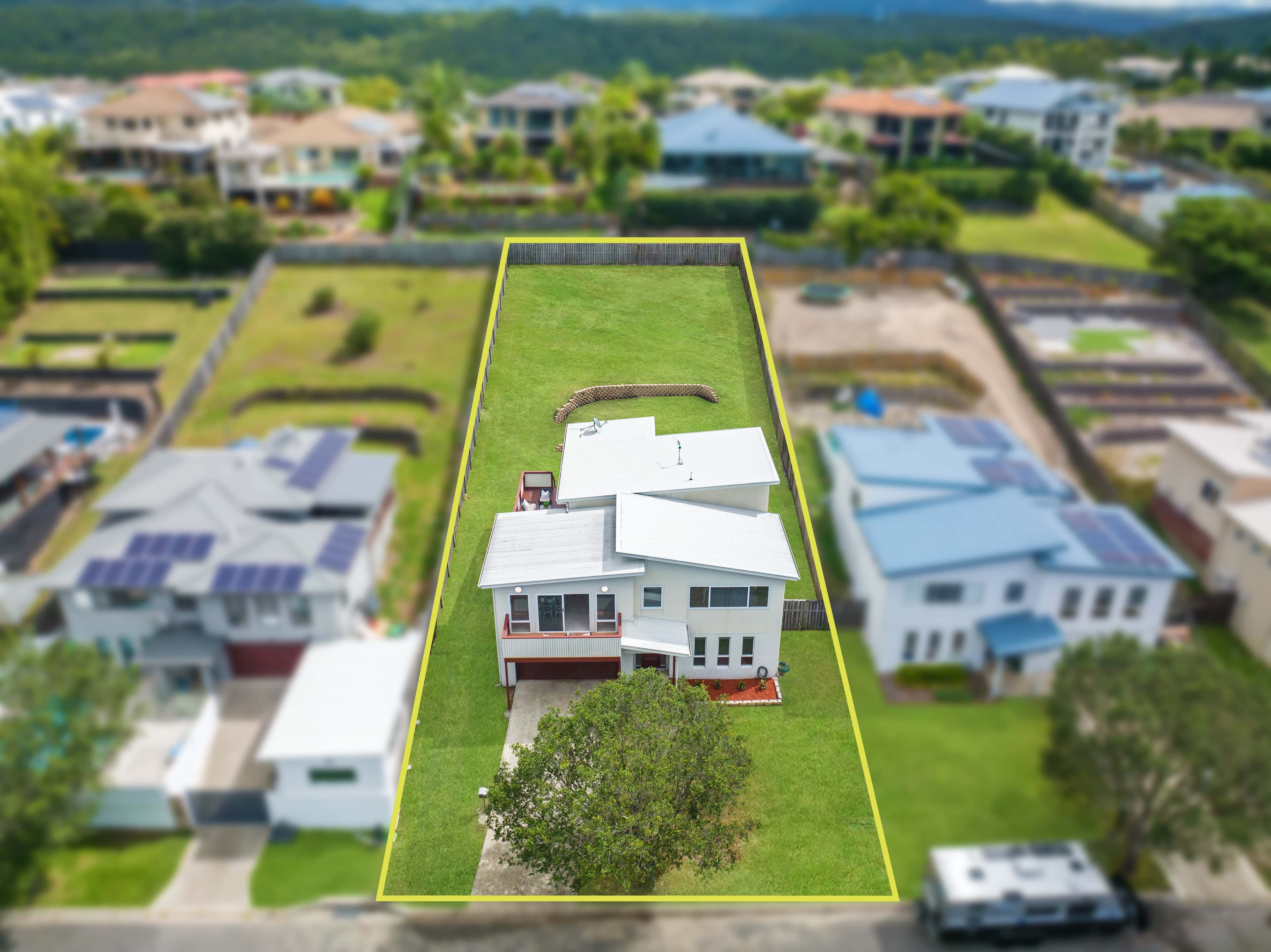 21 Elkins Street, Pacific Pines QLD 4211, Pacific Pines - Thumbnail 2