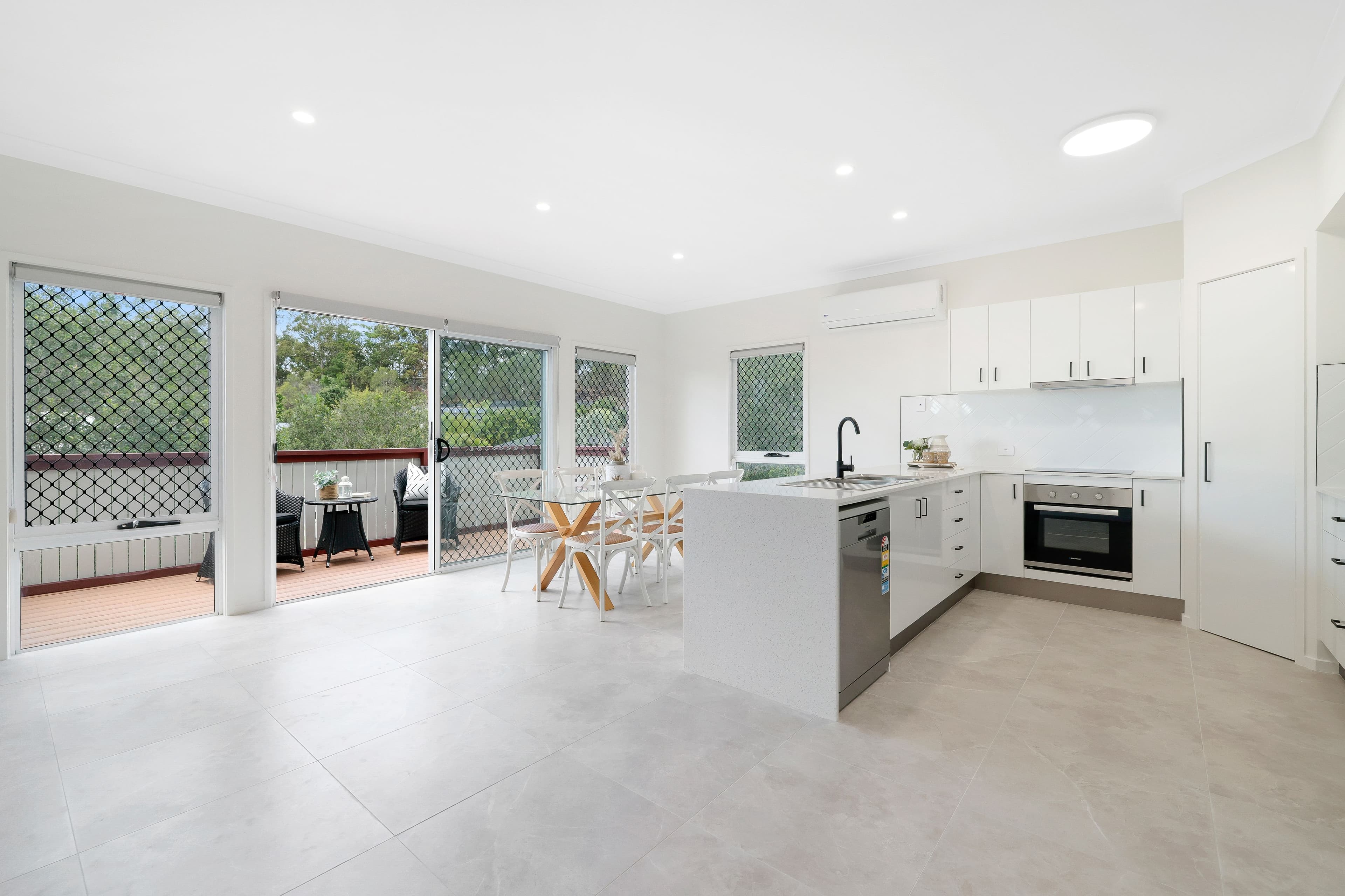 21 Elkins Street, Pacific Pines QLD 4211, Pacific Pines - Thumbnail 8