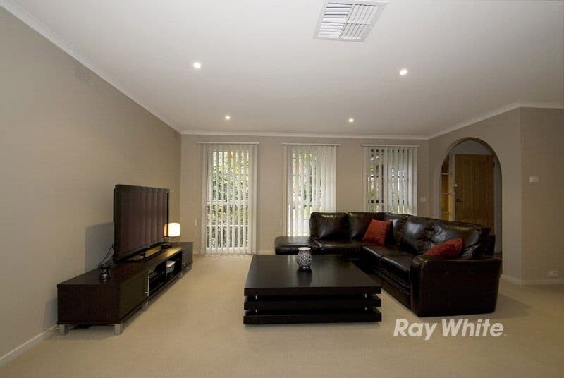15 Sandhurst Road, WANTIRNA VIC 3152, Wantirna - Thumbnail 5
