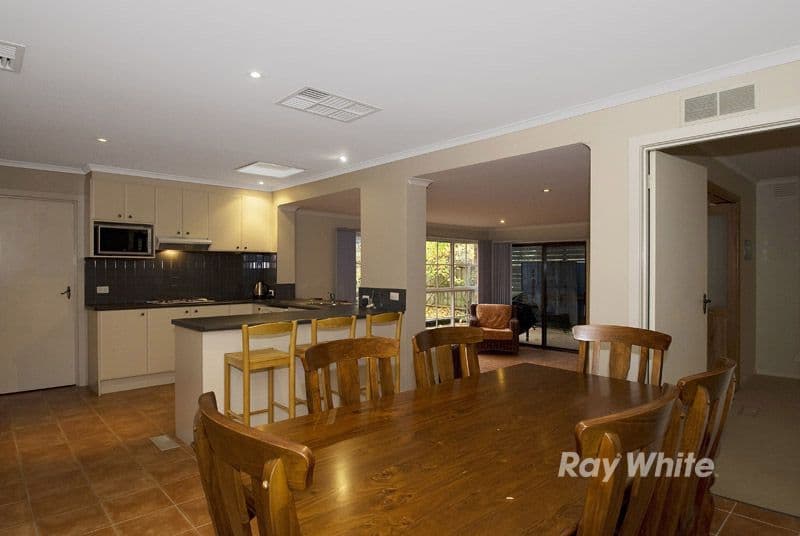 15 Sandhurst Road, WANTIRNA VIC 3152, Wantirna - Thumbnail 7