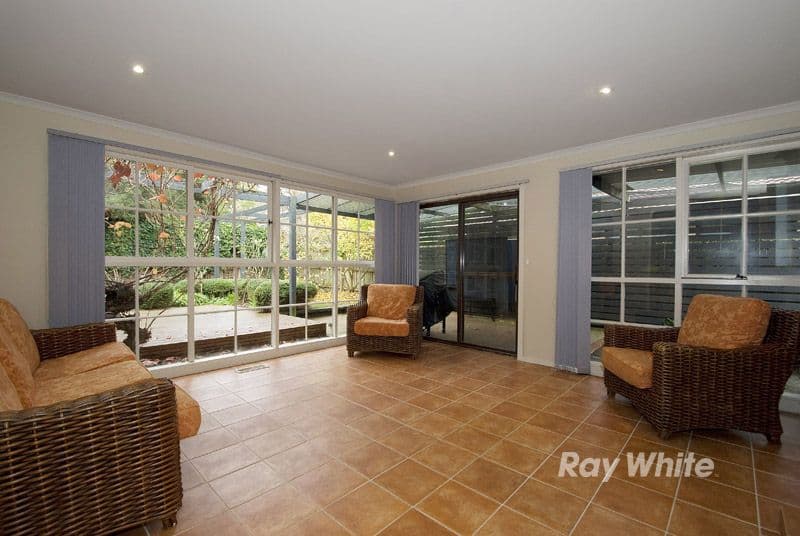 15 Sandhurst Road, WANTIRNA VIC 3152, Wantirna - Thumbnail 8