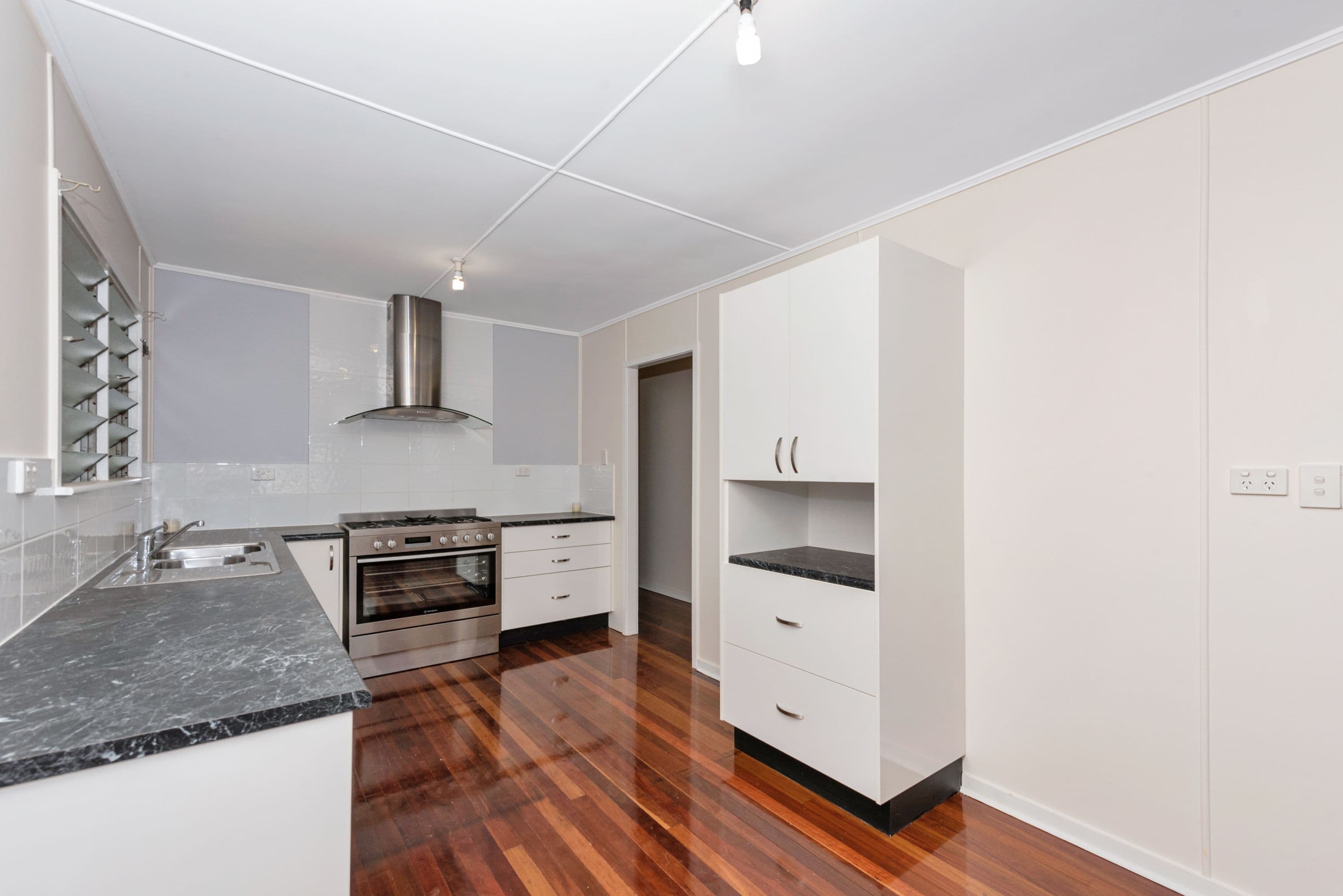 6 Noongah Street, Currajong QLD 4812, Currajong - Thumbnail 3