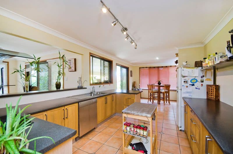 5 Foreshore Close, ELANORA QLD 4221, Elanora - Thumbnail 2