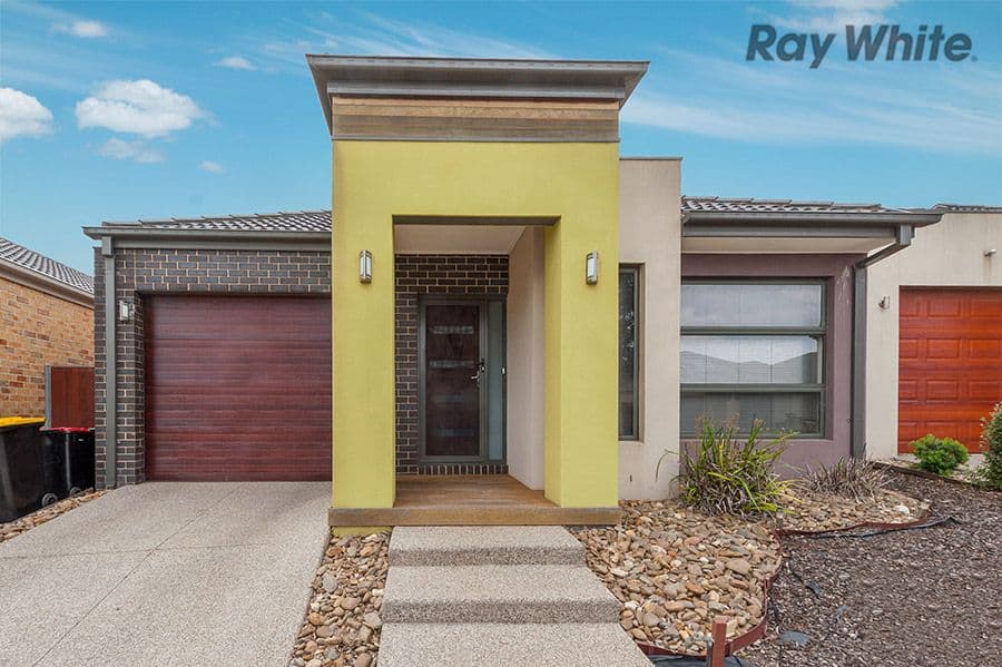 12 Barrington Circuit, Caroline Springs VIC 3023, Caroline Springs - Thumbnail 2