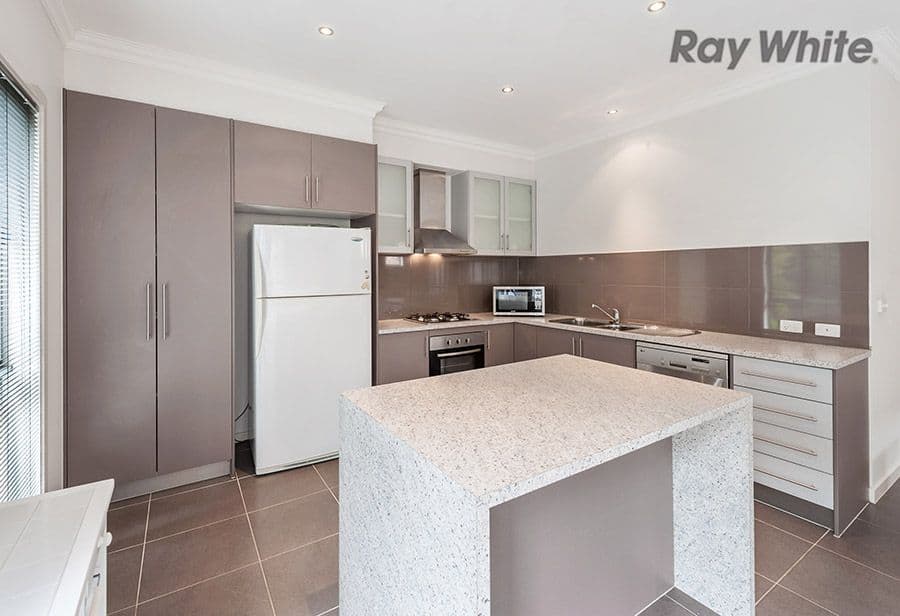 12 Barrington Circuit, Caroline Springs VIC 3023, Caroline Springs - Thumbnail 4