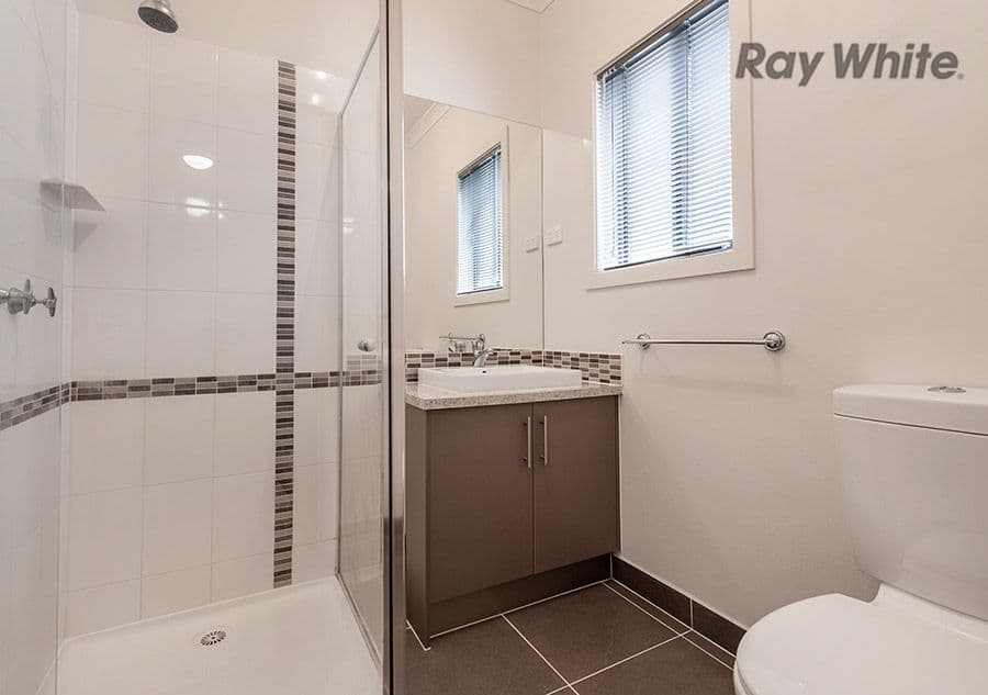 12 Barrington Circuit, Caroline Springs VIC 3023, Caroline Springs - Thumbnail 7
