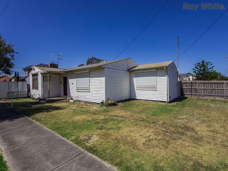 8 Kinnane Crescent, Sunshine VIC 3020, Sunshine - Thumbnail 2
