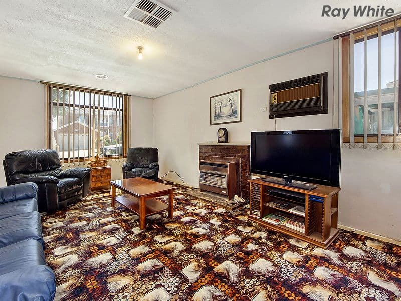 8 Kinnane Crescent, Sunshine VIC 3020, Sunshine - Thumbnail 3