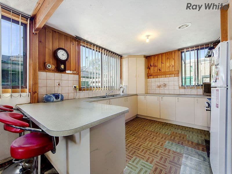 8 Kinnane Crescent, Sunshine VIC 3020, Sunshine - Thumbnail 5