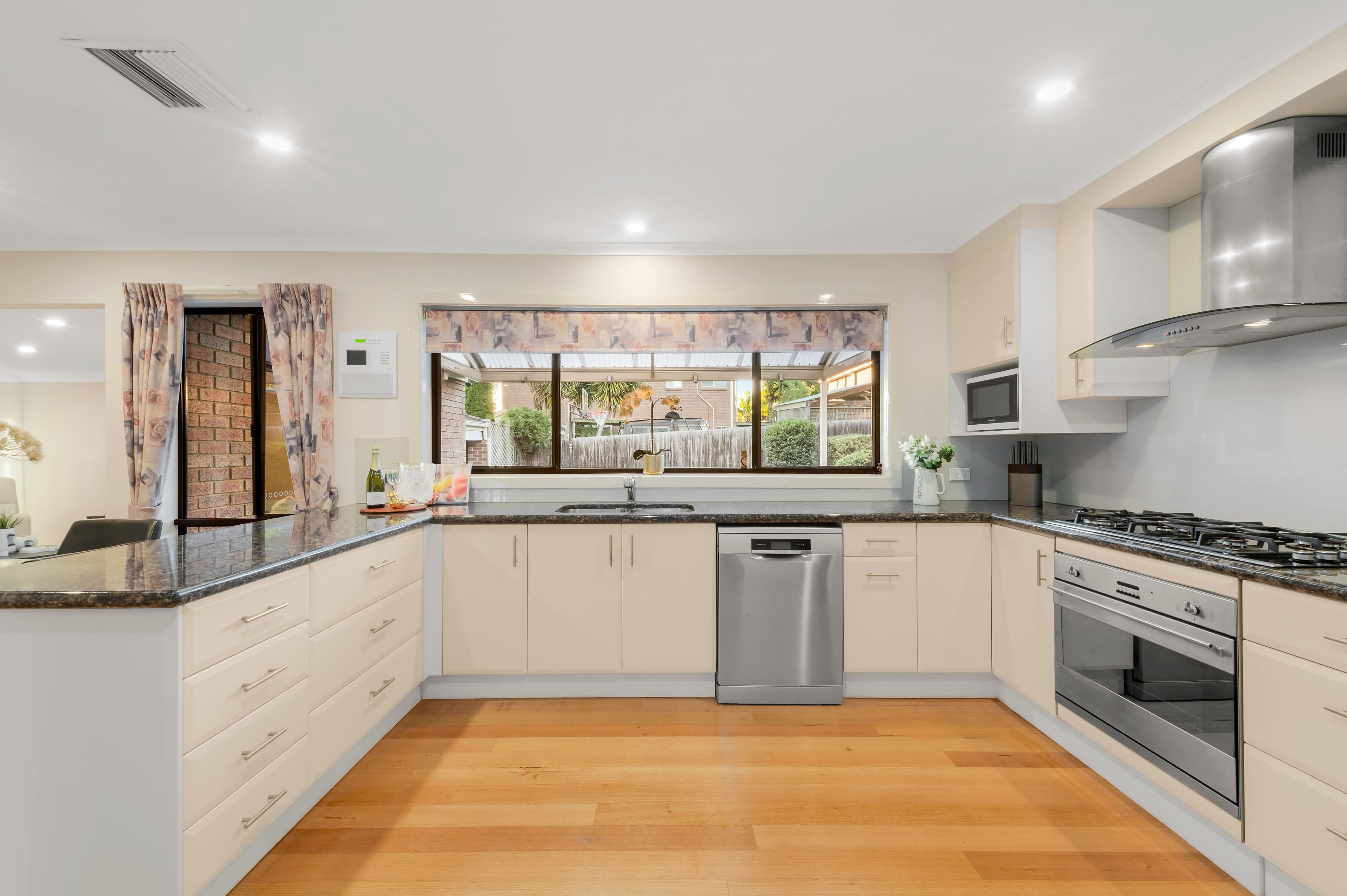 1 Charles Court, Wantirna South VIC 3152, Wantirna South - Thumbnail 5