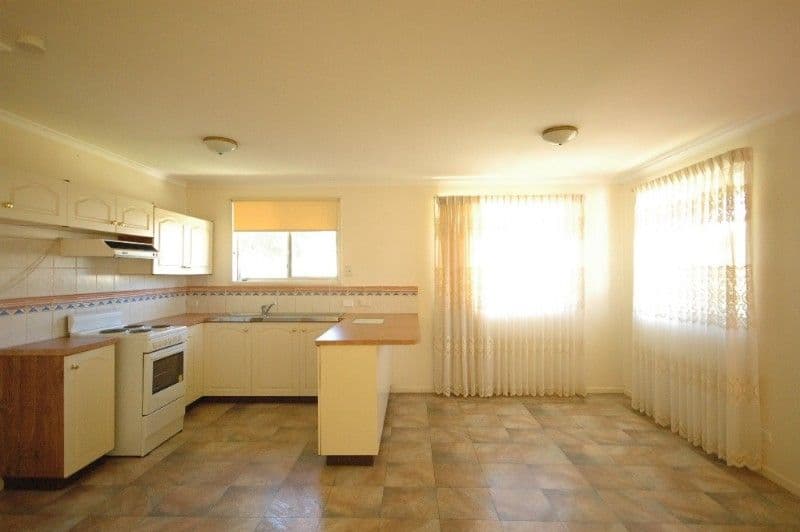 24 Lindsay Street, EAST TOOWOOMBA QLD 4350, East Toowoomba - Thumbnail 2