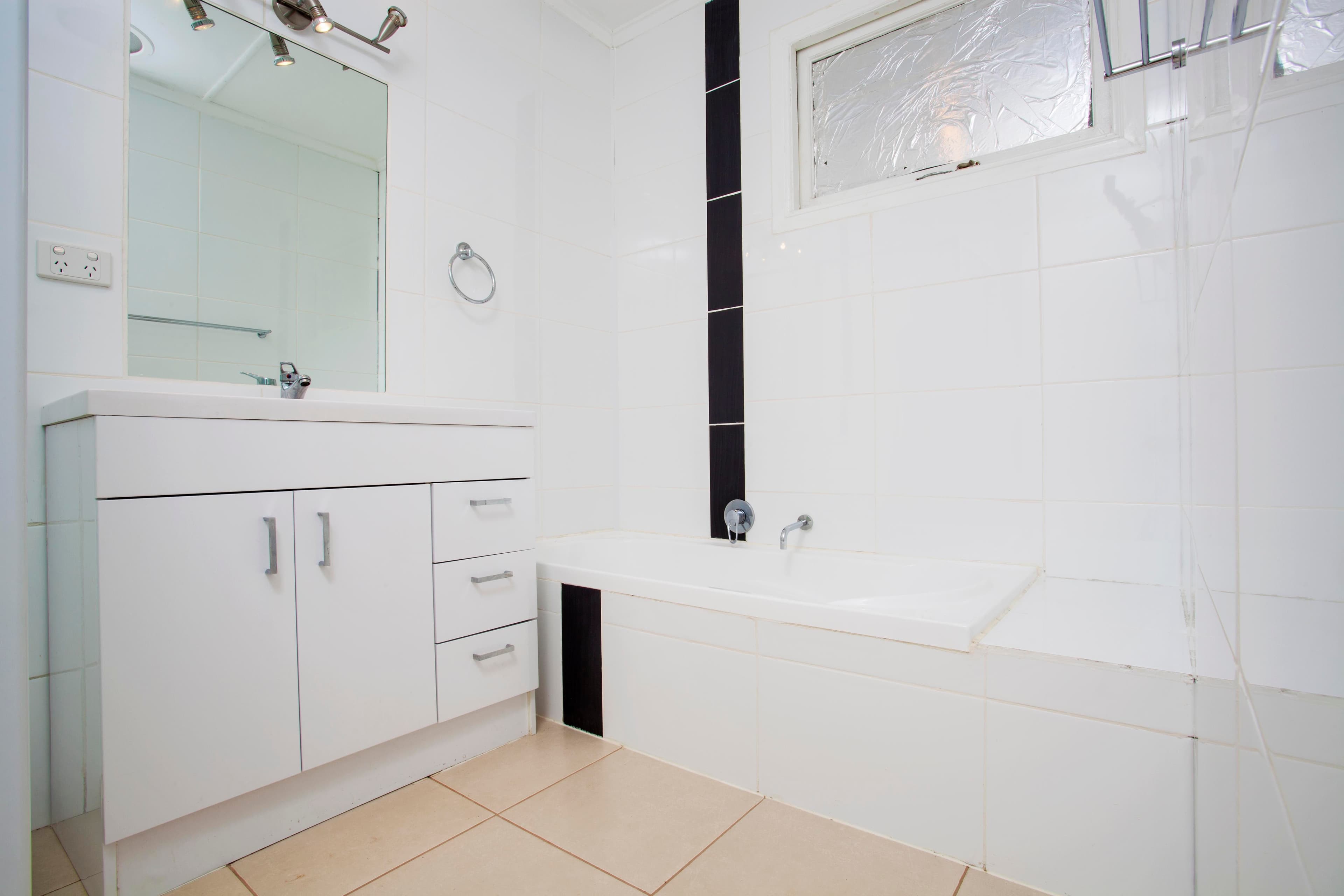 1094 Anzac Avenue, Petrie QLD 4502, Petrie - Thumbnail 4