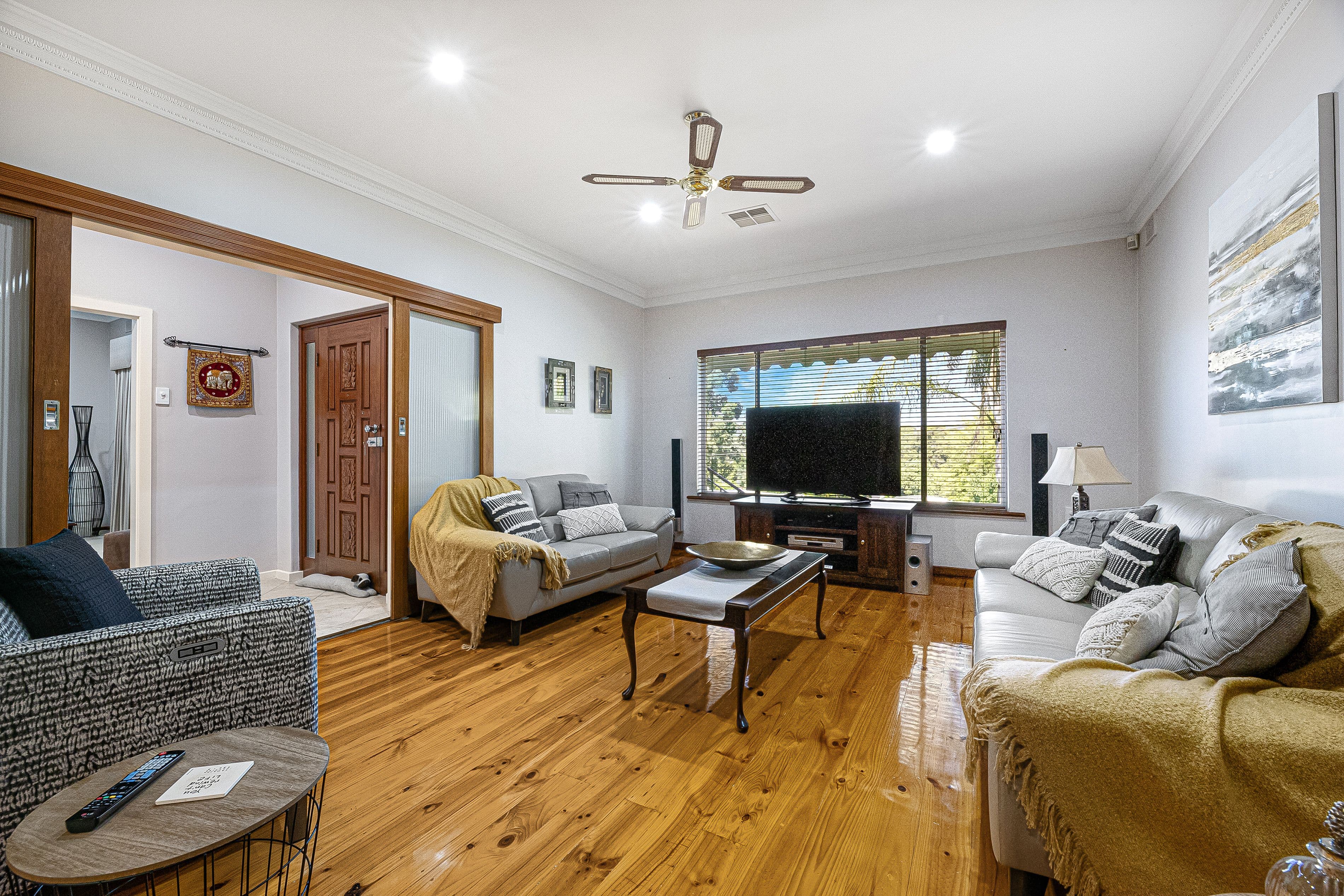 62 Knightsbridge Avenue, Valley View SA 5093, Valley View - Thumbnail 2