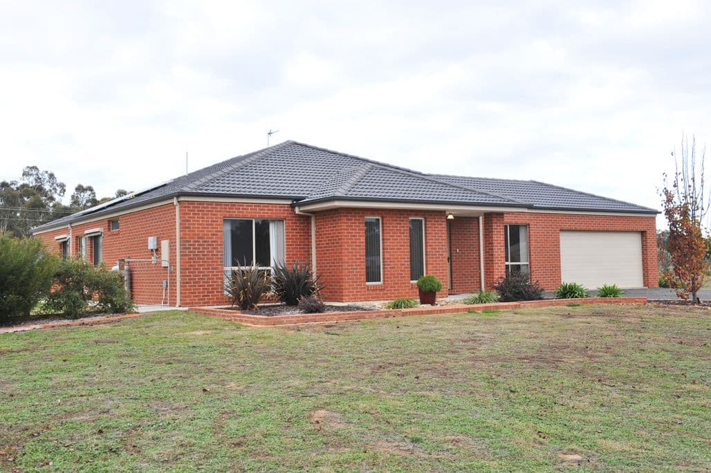 11 Bettys Avenue, Junortoun VIC 3551, Junortoun - Image 1