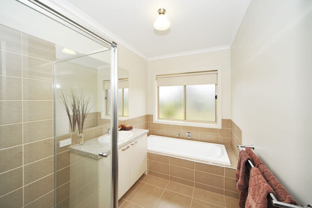 11 Bettys Avenue, Junortoun VIC 3551, Junortoun - Thumbnail 3