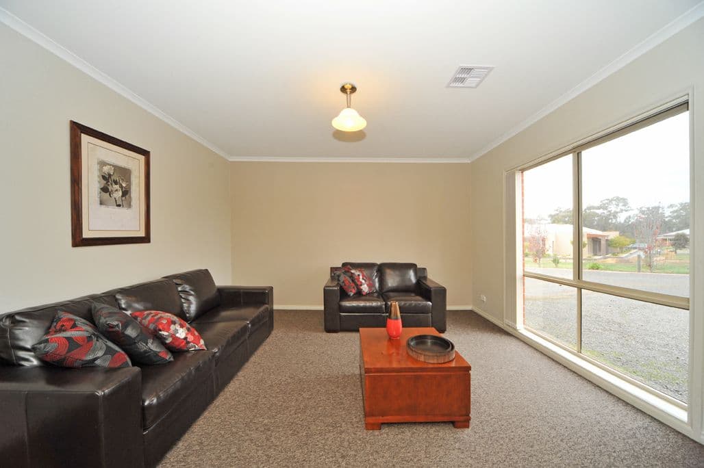 11 Bettys Avenue, Junortoun VIC 3551, Junortoun - Thumbnail 6