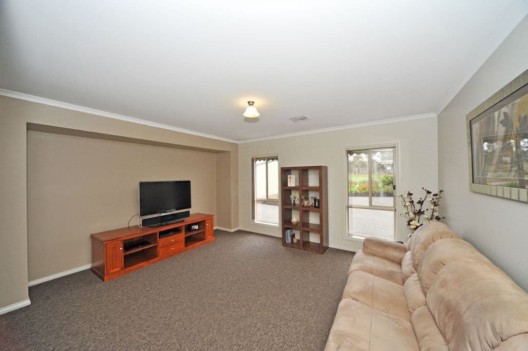 11 Bettys Avenue, Junortoun VIC 3551, Junortoun - Thumbnail 8