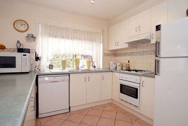 2 Elm Court, WYNDHAM VALE VIC 3024, Wyndham Vale - Thumbnail 3