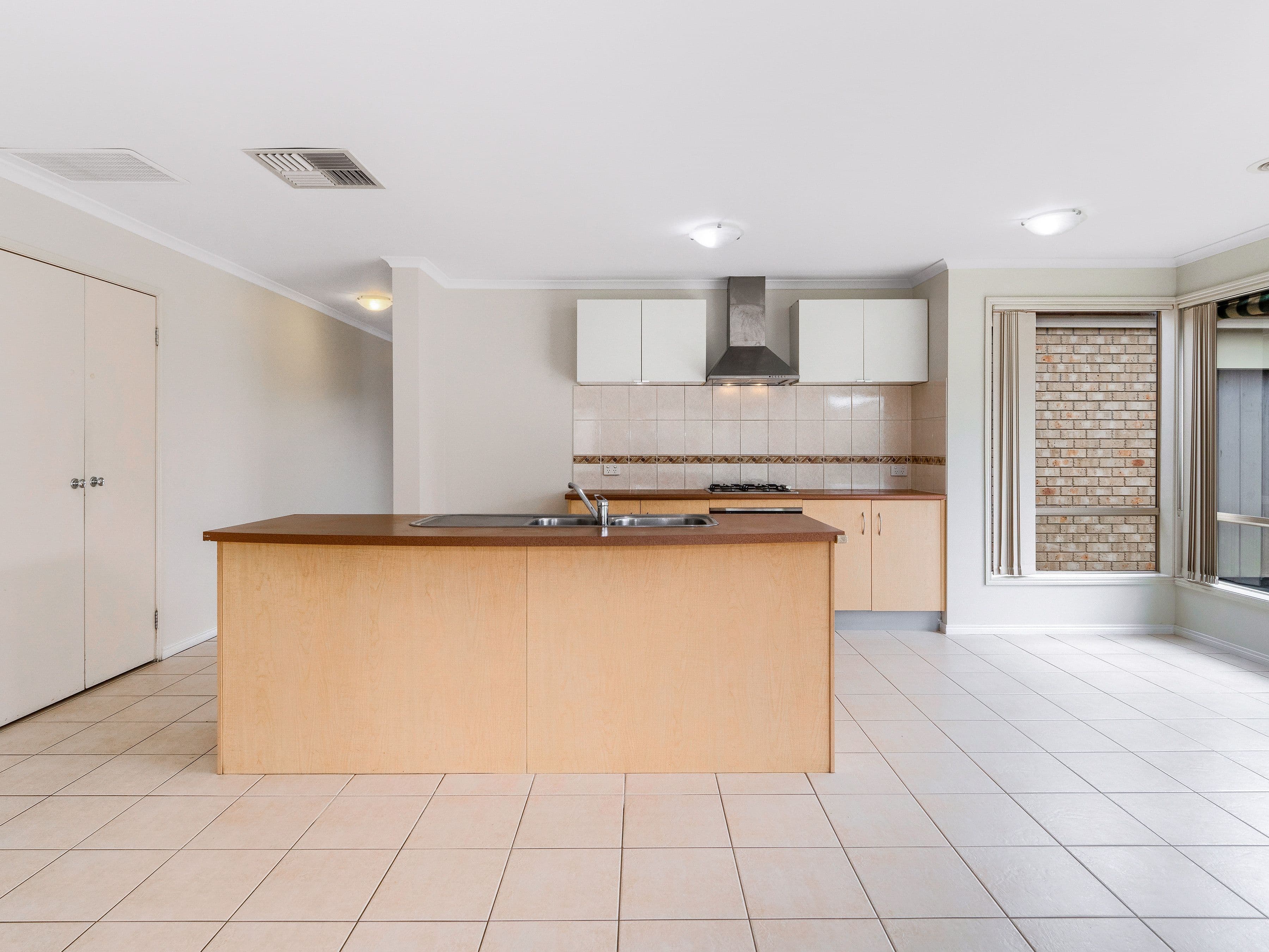 14 Springhill Drive, Cranbourne VIC 3977, Cranbourne - Thumbnail 5