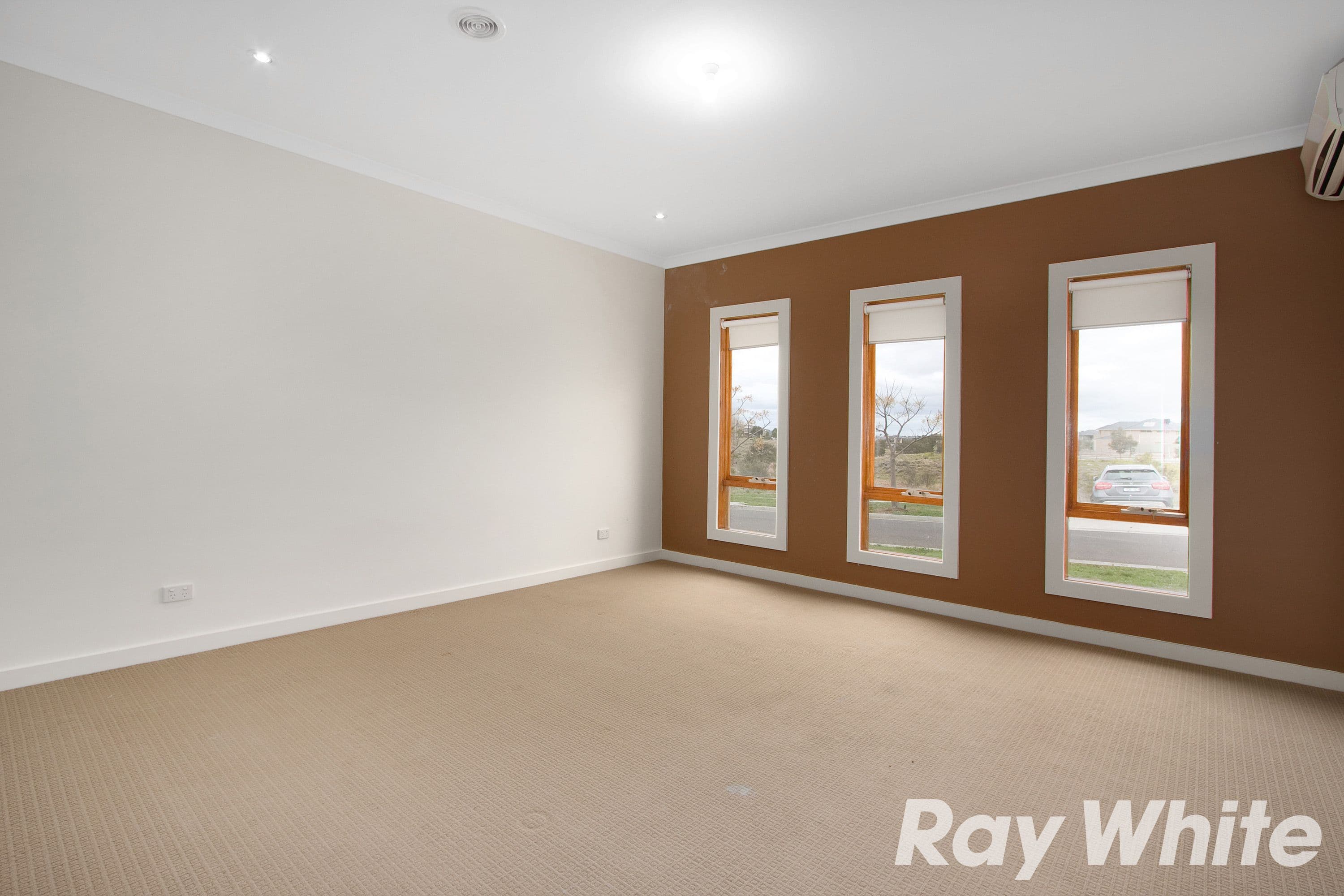 6 Shoalhaven Drive, Caroline Springs VIC 3023, Caroline Springs - Thumbnail 8