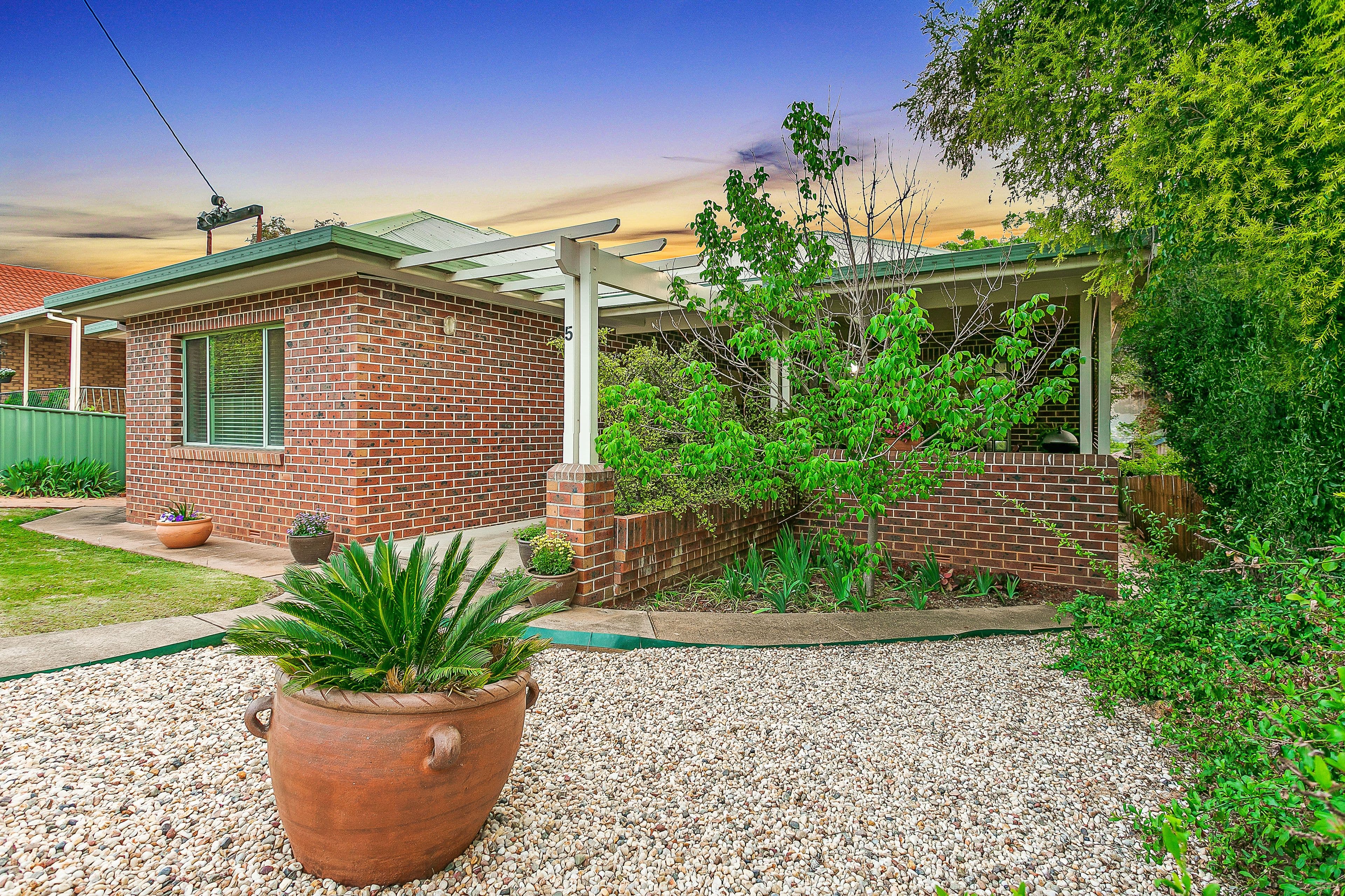 5 Douglas Avenue, Tamworth NSW 2340, Tamworth - Thumbnail 2