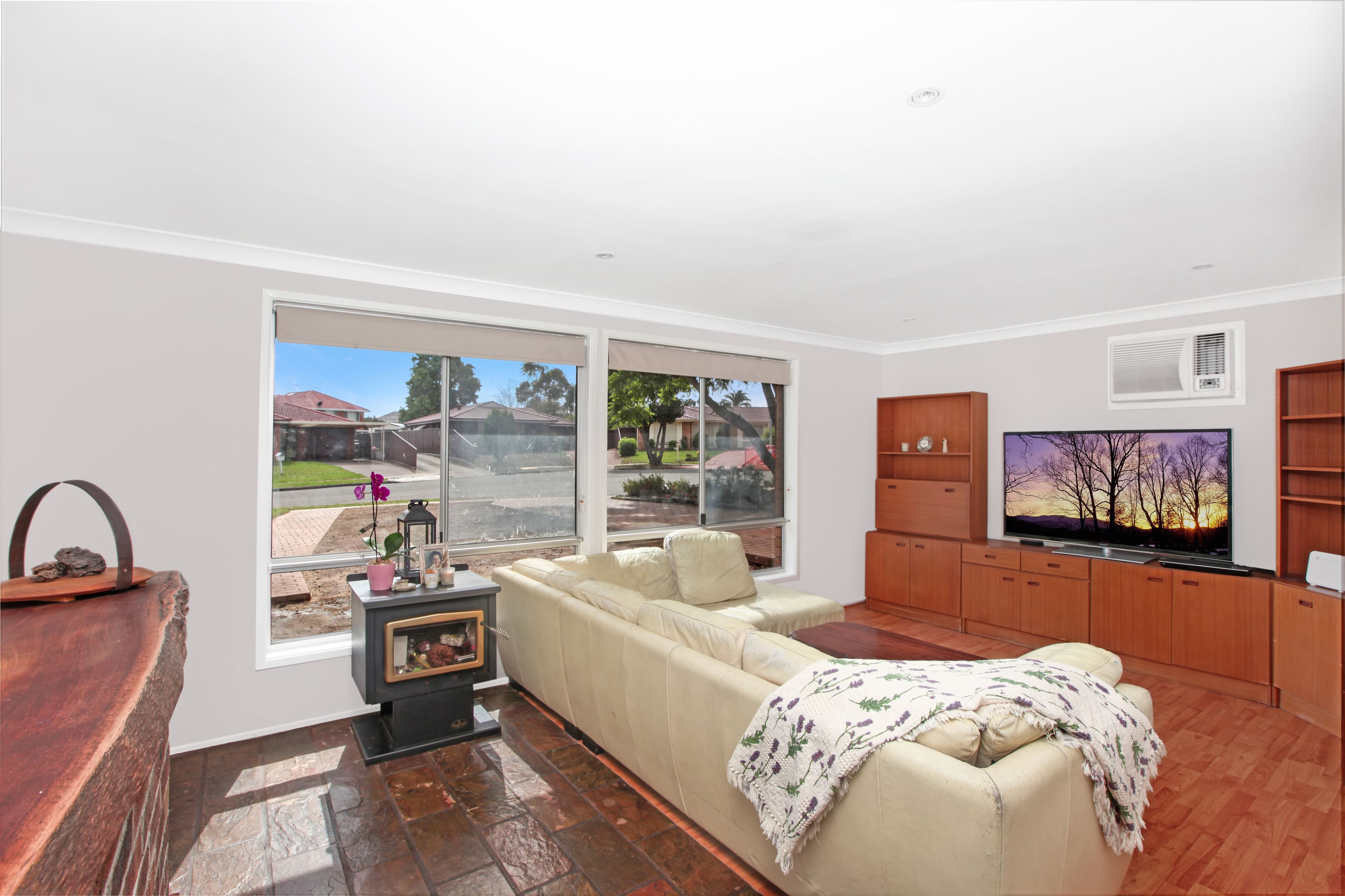 11 Hillend Place, Wakeley - Thumbnail 3