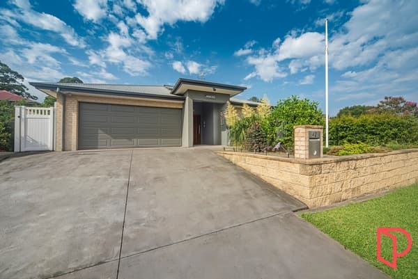 42 Young Avenue, Nowra NSW 2541, Nowra - Image 1